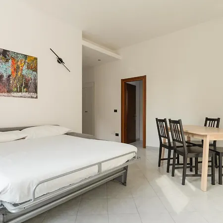 Guesthost - Cozy Near San Siro Apartament