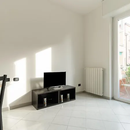 Apartament Guesthost - Cozy Near San Siro Mediolan