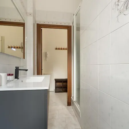 Guesthost - Cozy Near San Siro Apartman *