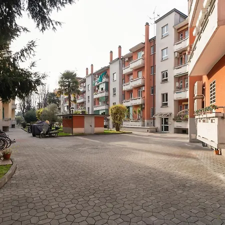 Guesthost - Cozy Near San Siro Apartman Milánó